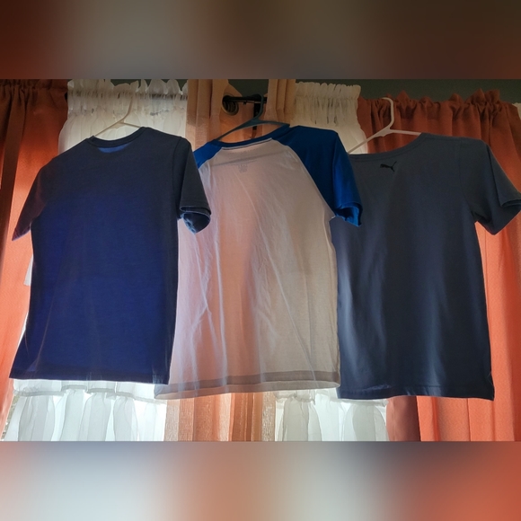 💵3/$20 Boys Tee-shirt Bundle Size 10 *runs small Like size 8 - Picture 4 of 14